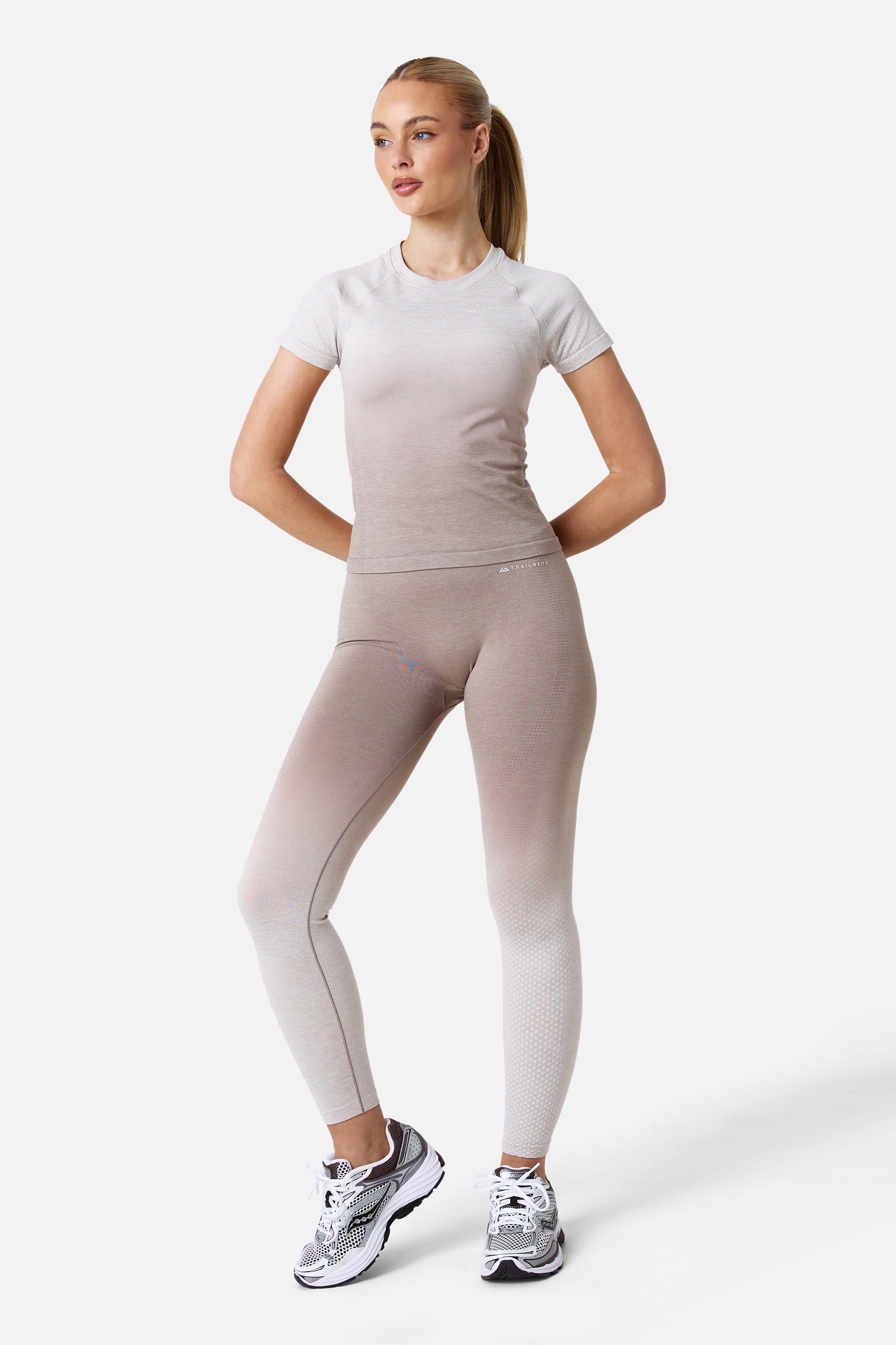 Womens Evocurve Seamless Tee - Pebble Stone / Pale Taupe / Frosted Ridge