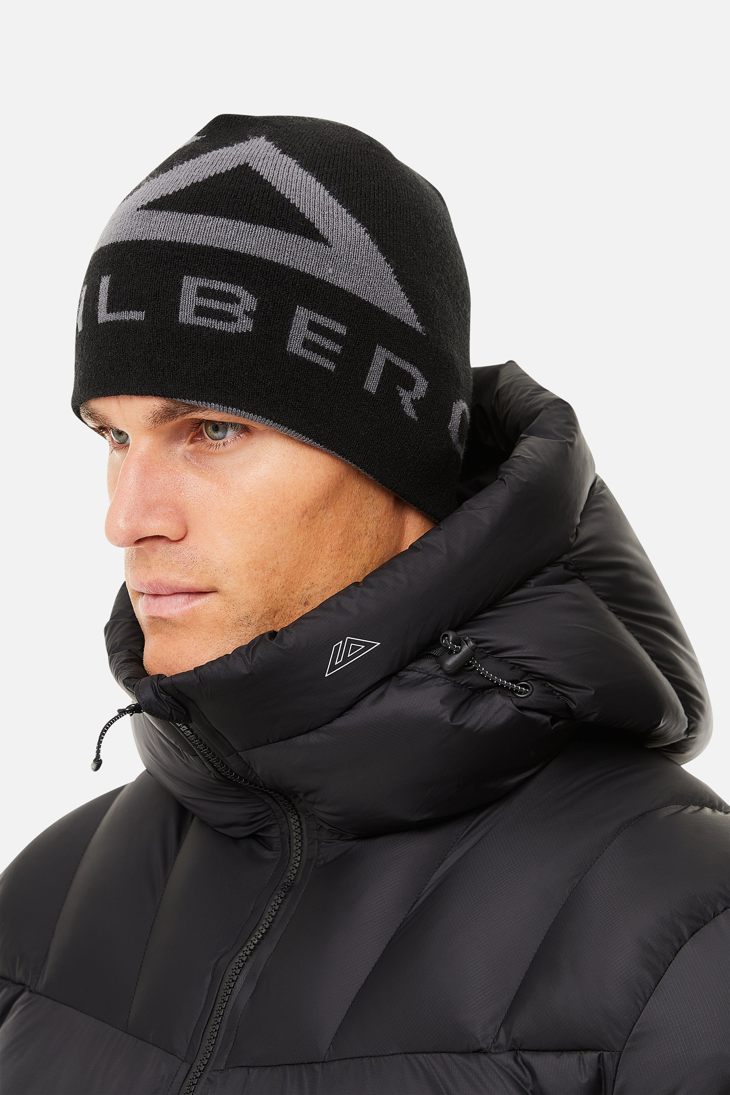 Peak Reversible Beanie - Black/Grey