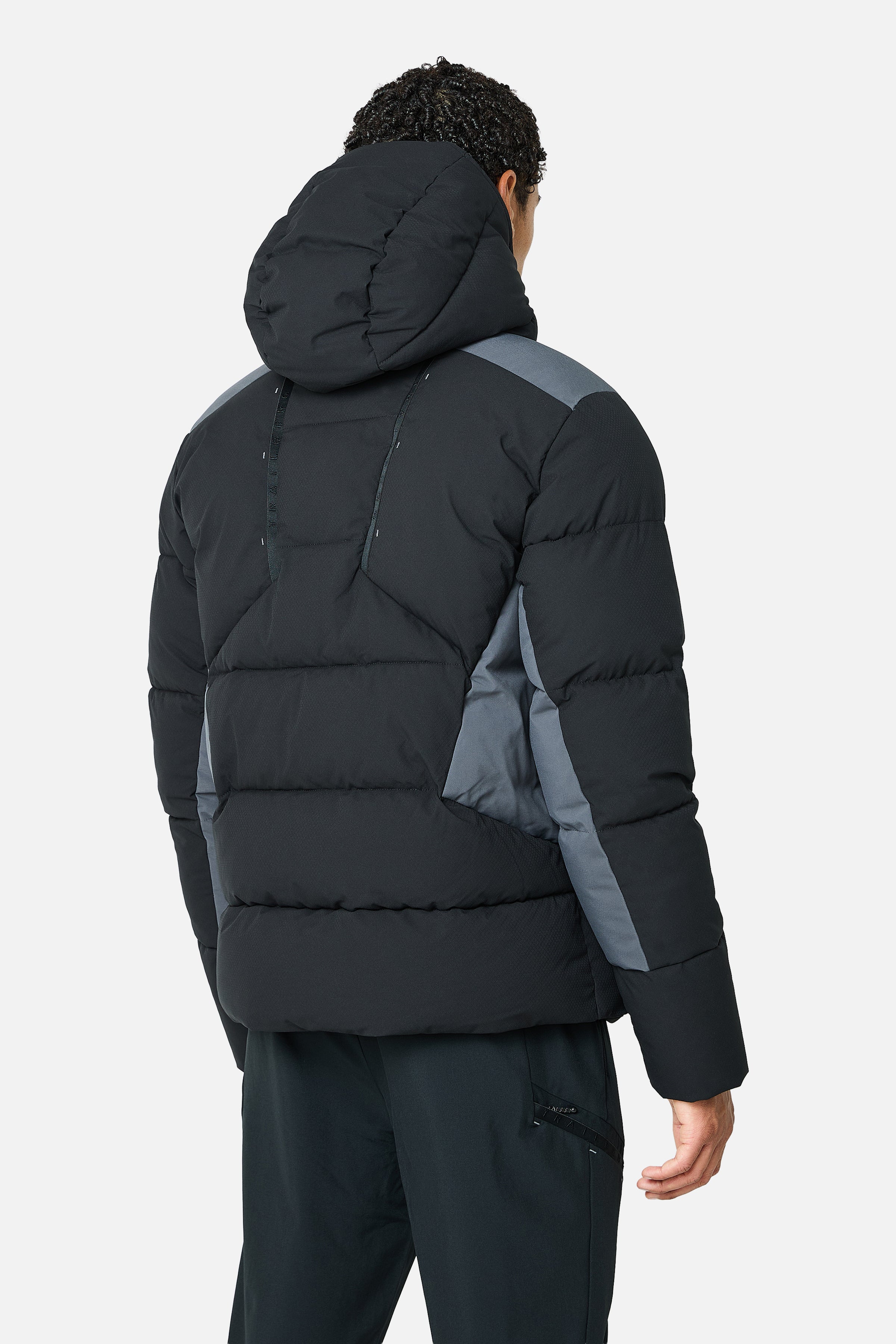 Triathlon Ultra Insulated Jacket - Black/Volcano Grey