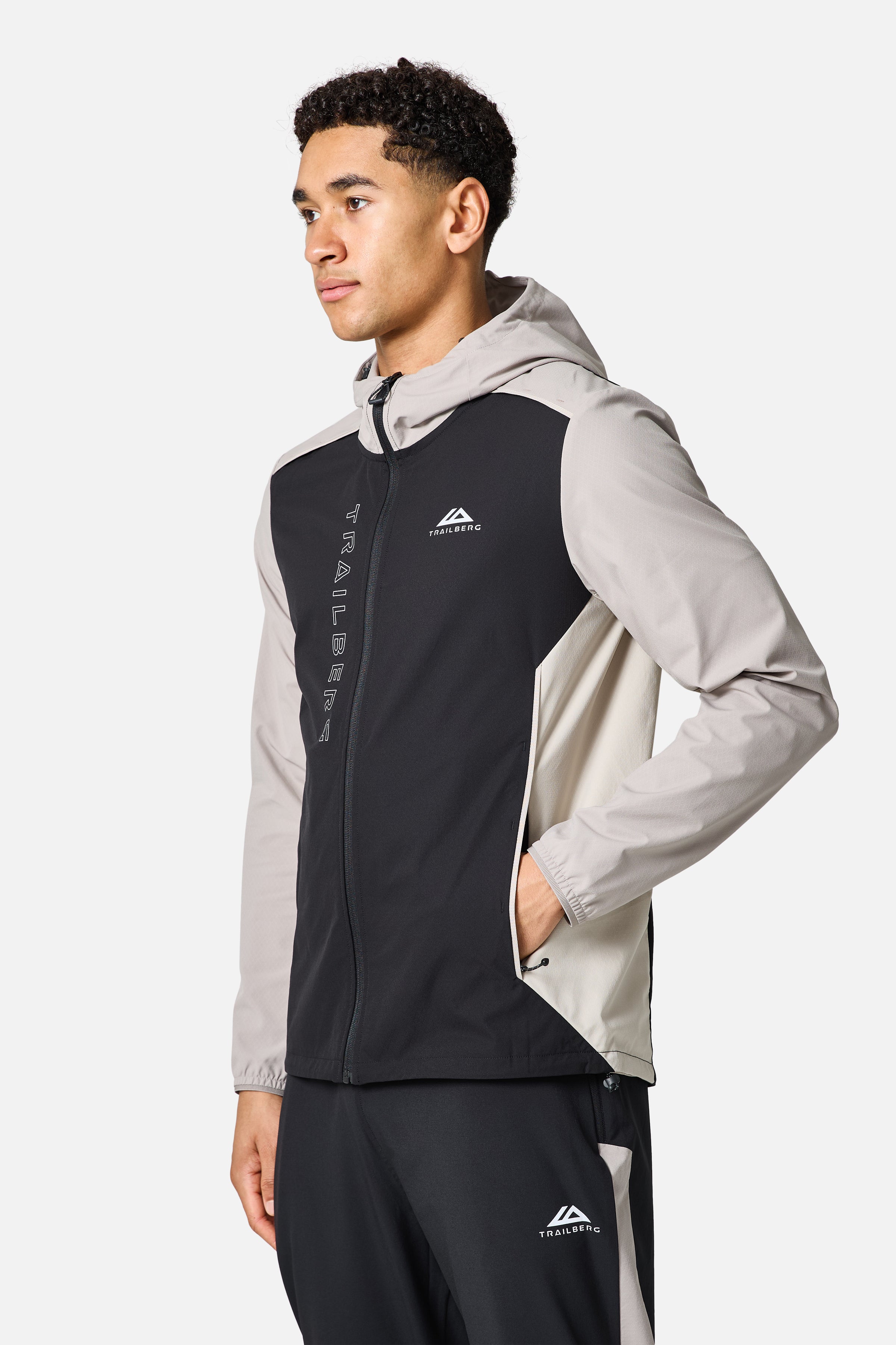 AW25 Triathlon Windbreaker - Black/Pale Taupe/Fossil Brown