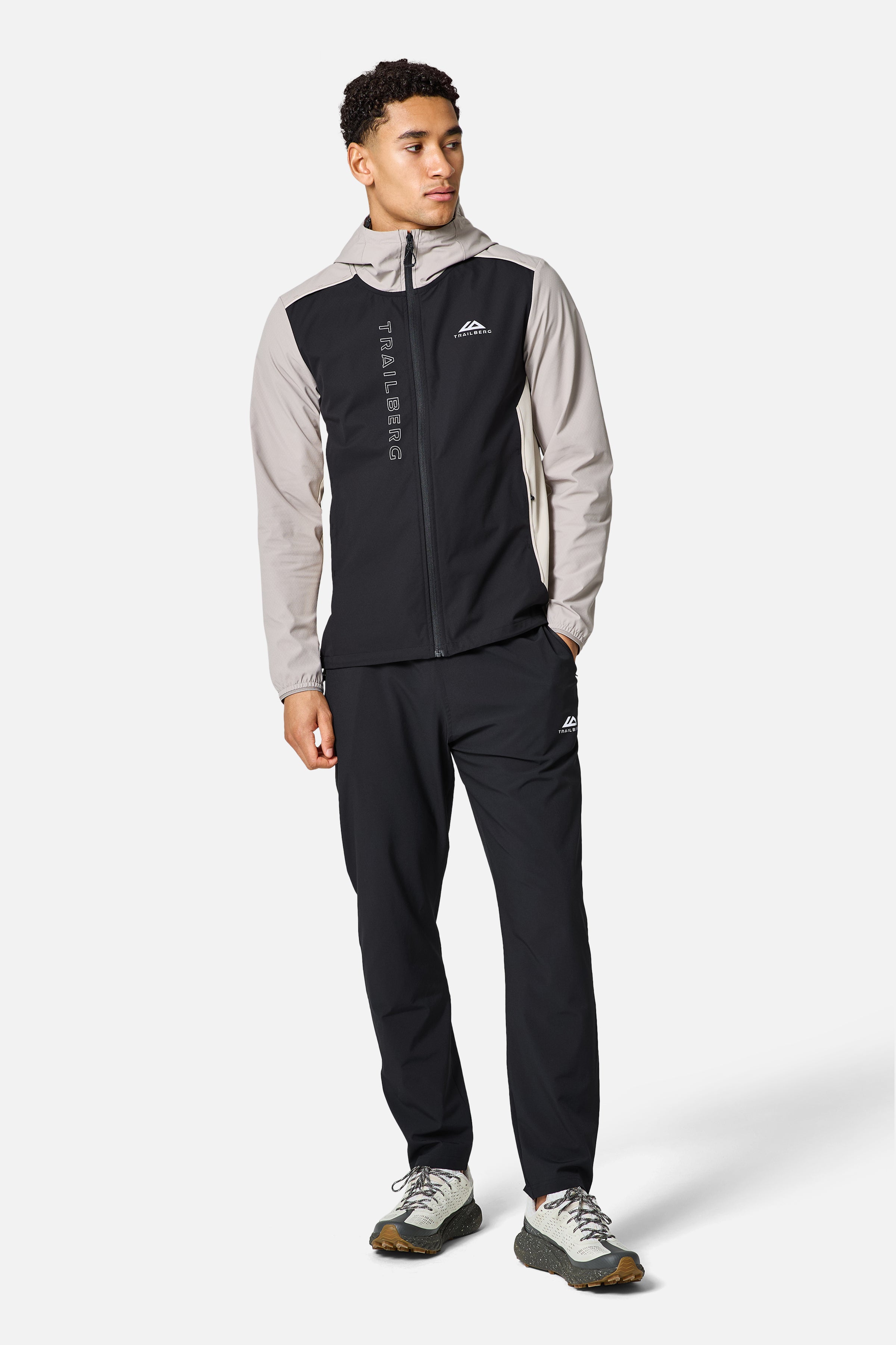 AW25 Triathlon Windbreaker - Black/Pale Taupe/Fossil Brown