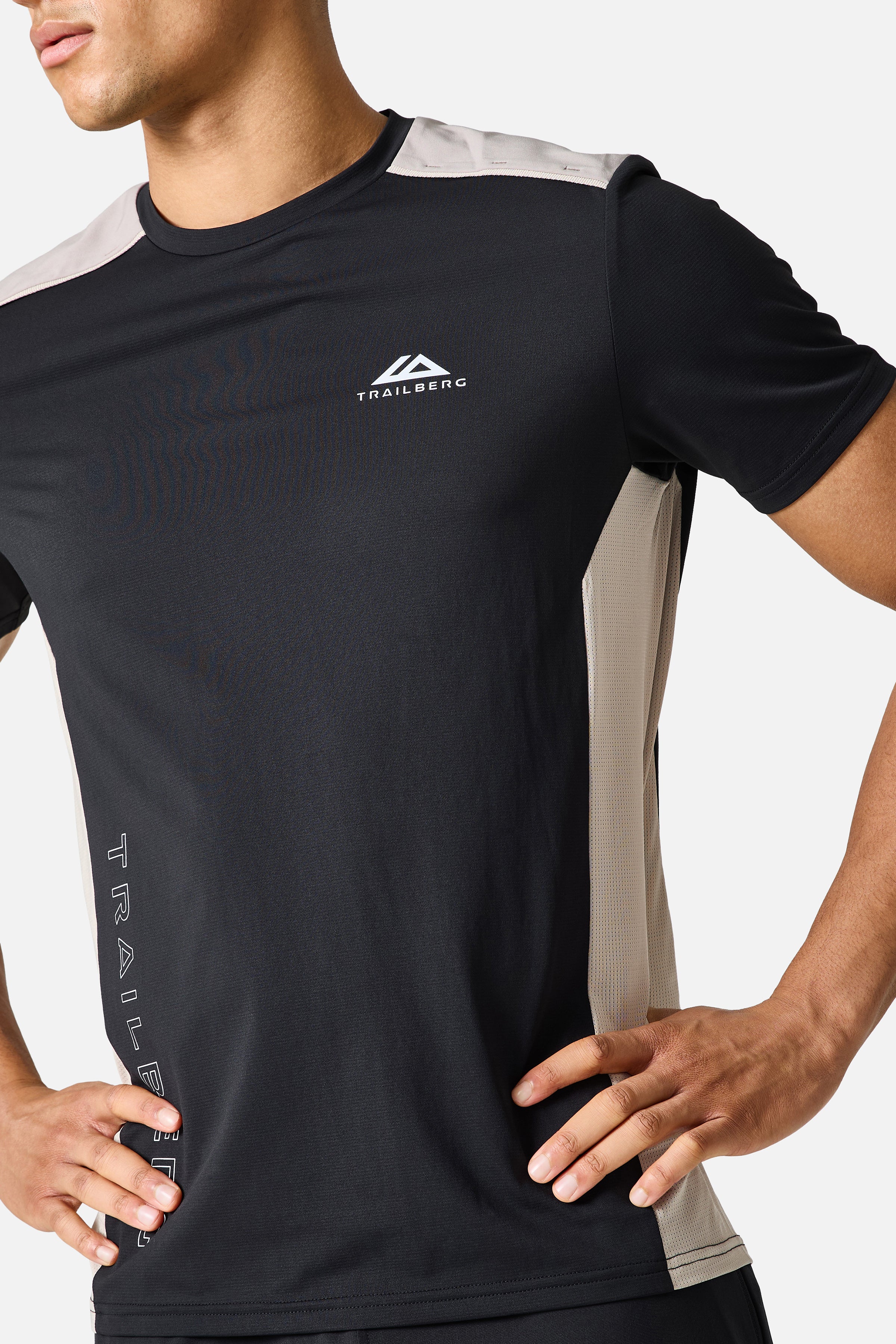 AW25 Triathlon Tee - Black/Pale Taupe/Fossil Brown