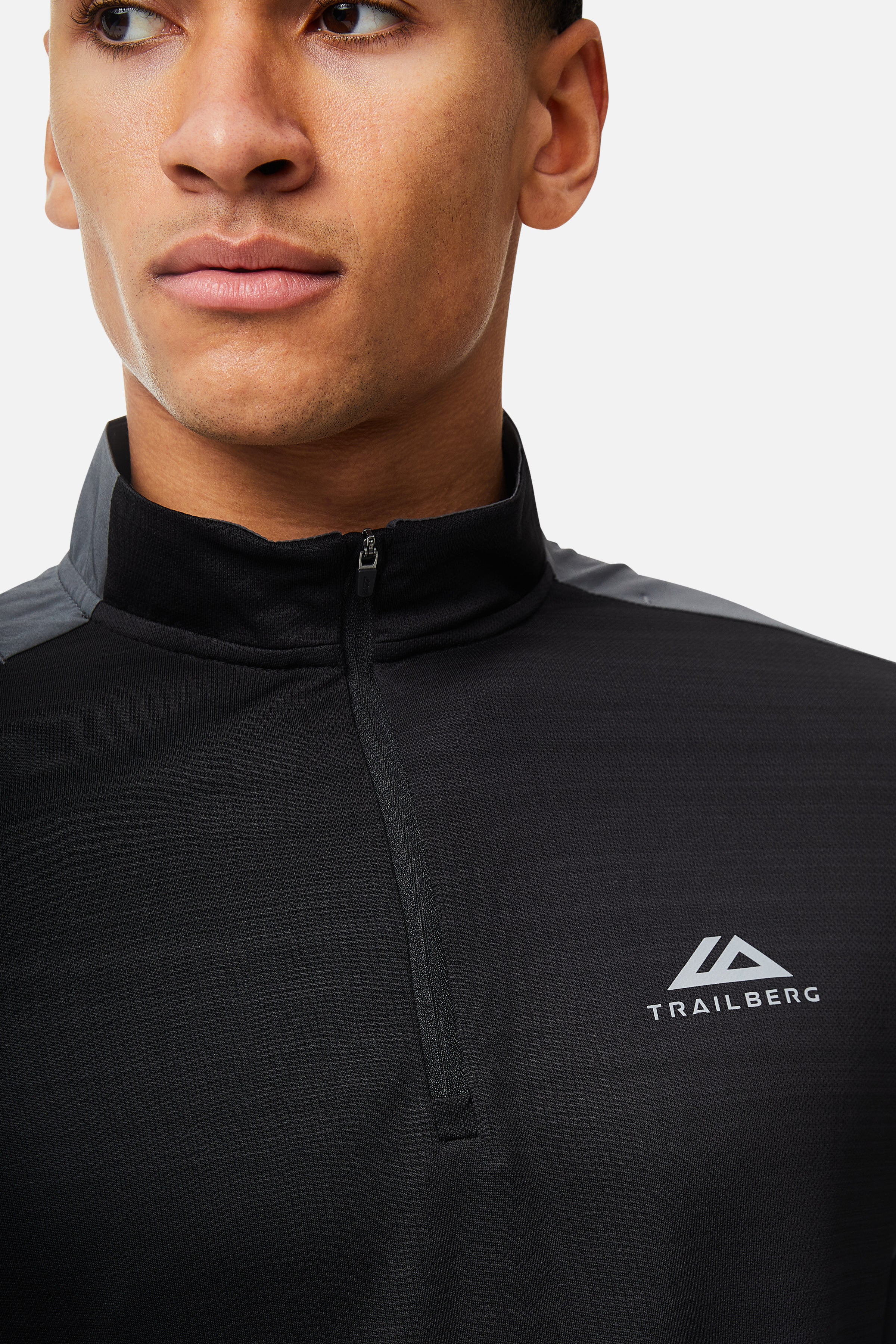 SS25 Triathlon Quarter Zip - Black/Iron Grey