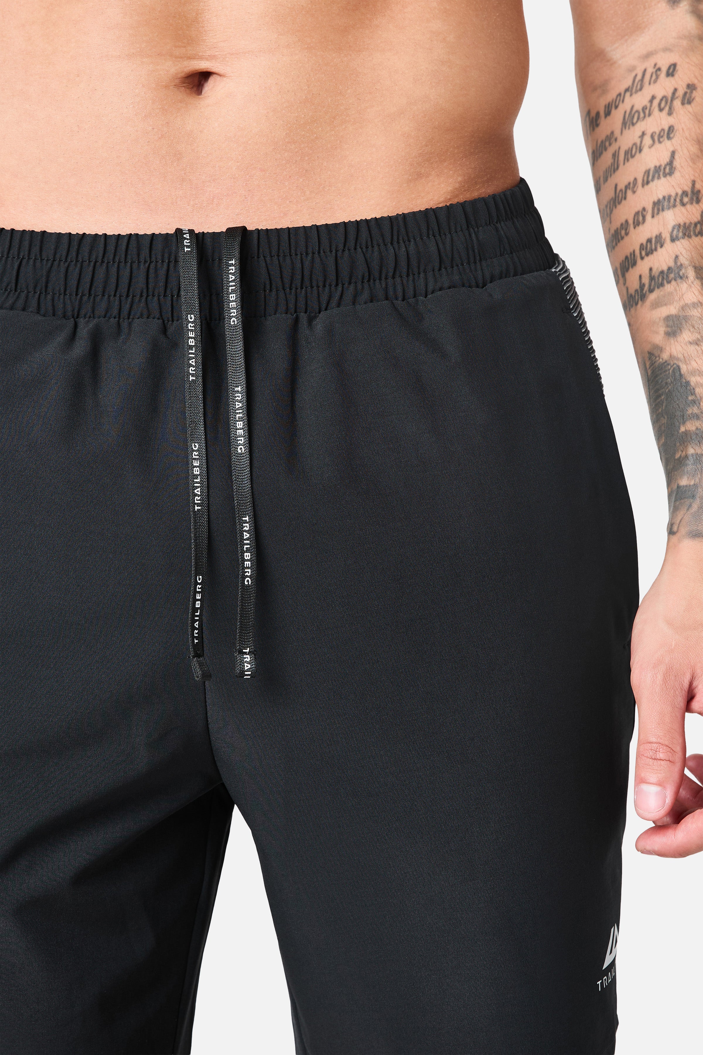 Equator Short - Black