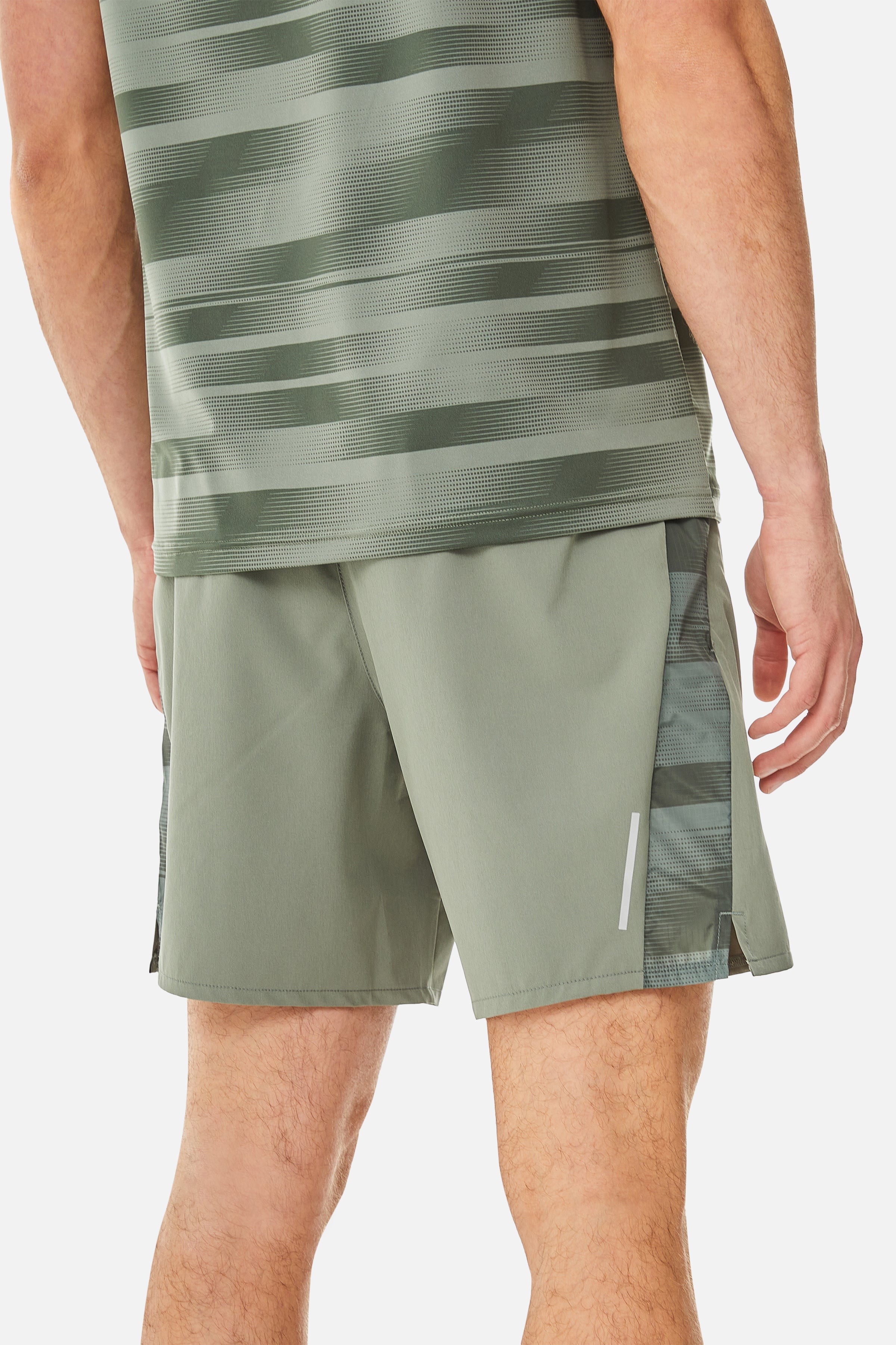 Dimension 2.0 Short - Pine Dust/Dark Fern