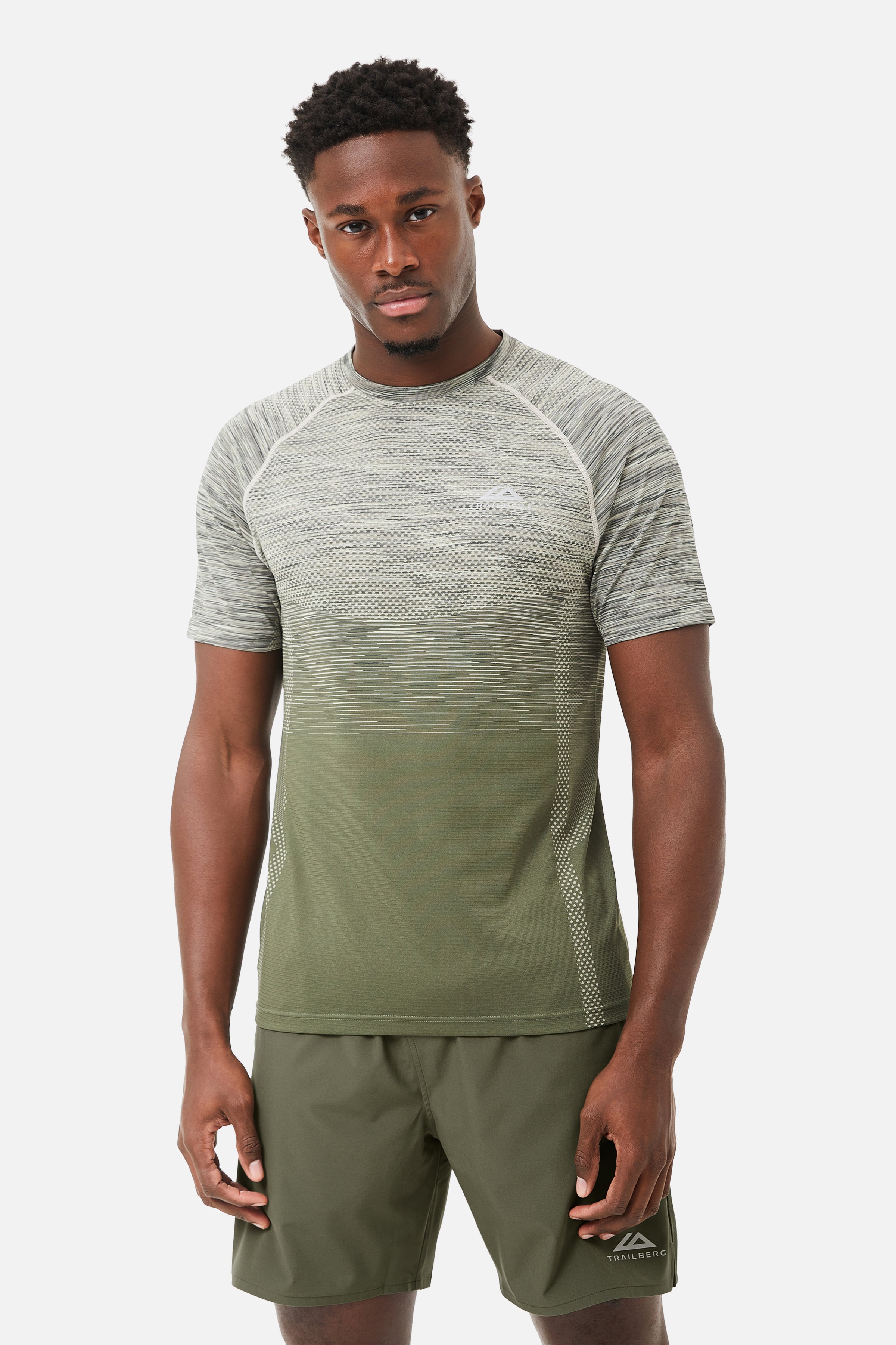 Summit Seamless Essentials 2.0 Set - Khaki/Dark Fern