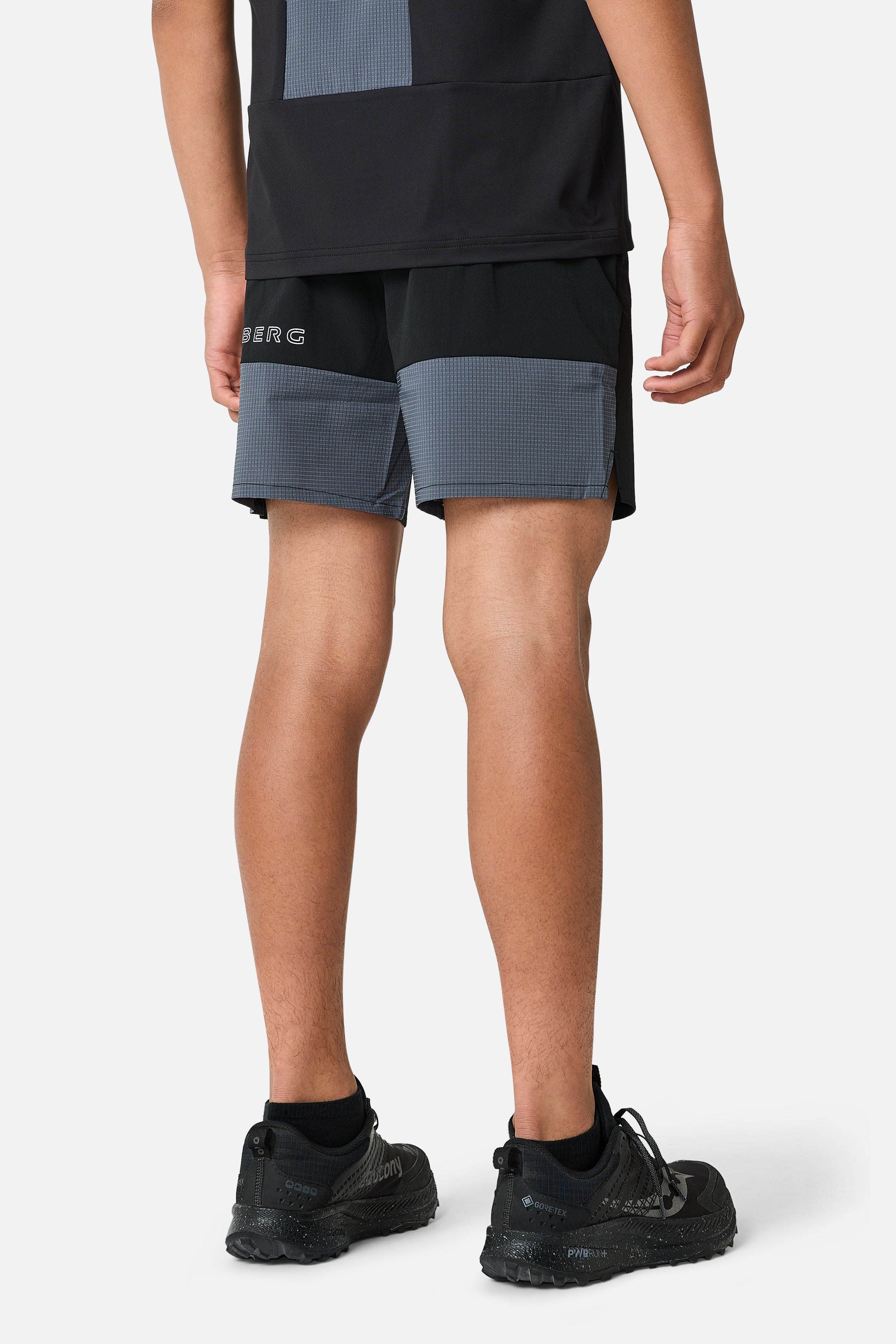 Boys Rapid Grid Short - Black/Graphite Grey
