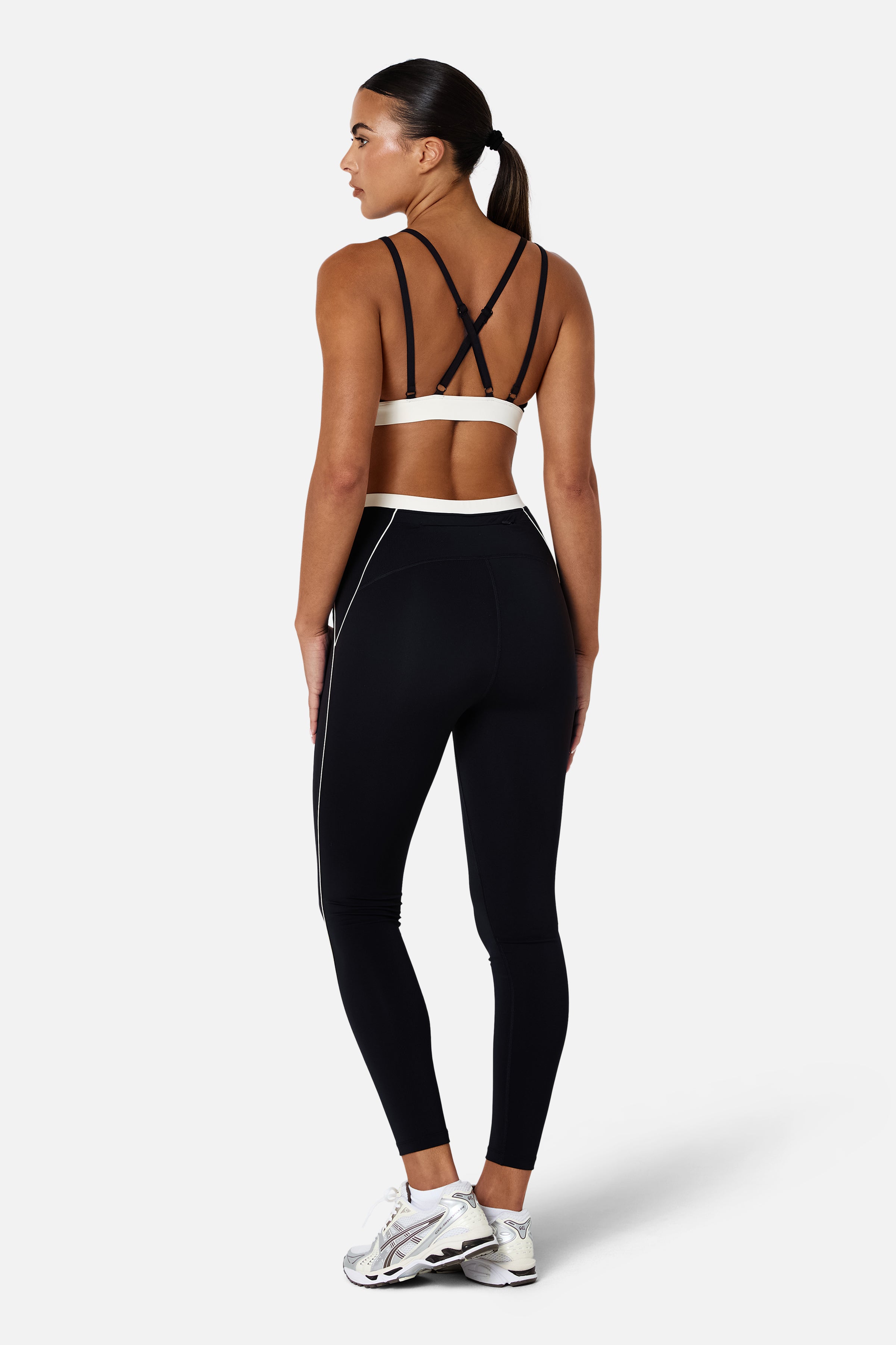 Womens Ignite Sports Bra - Black/Candlelight White