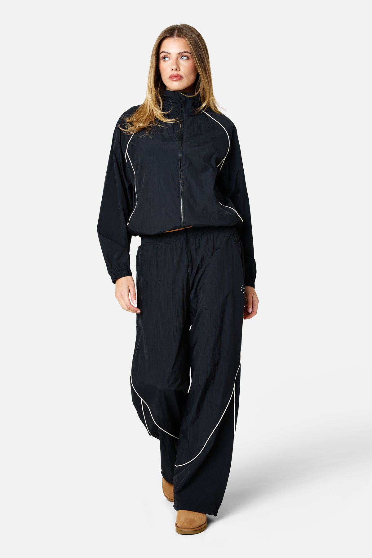 Womens Ignite 2.0 Woven Pant - Black/Candlelight White