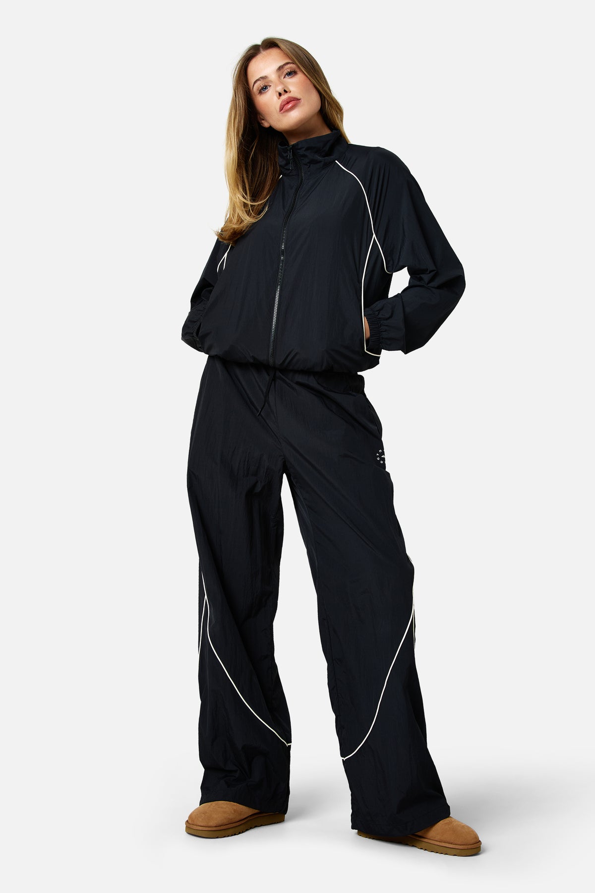 Womens Ignite 2.0 Track Jacket - Black/Candlelight White
