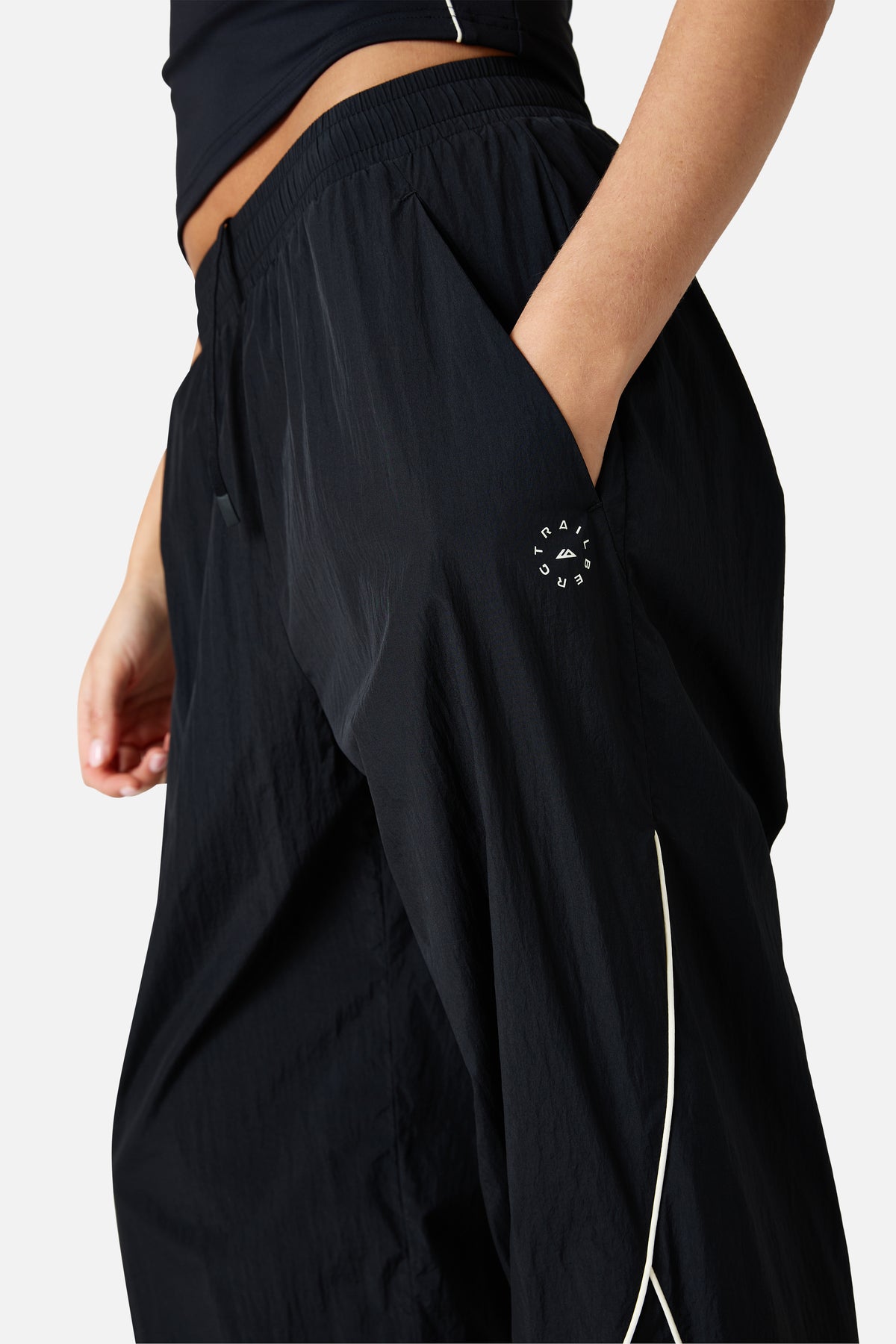 Womens Ignite 2.0 Woven Pant - Black/Candlelight White