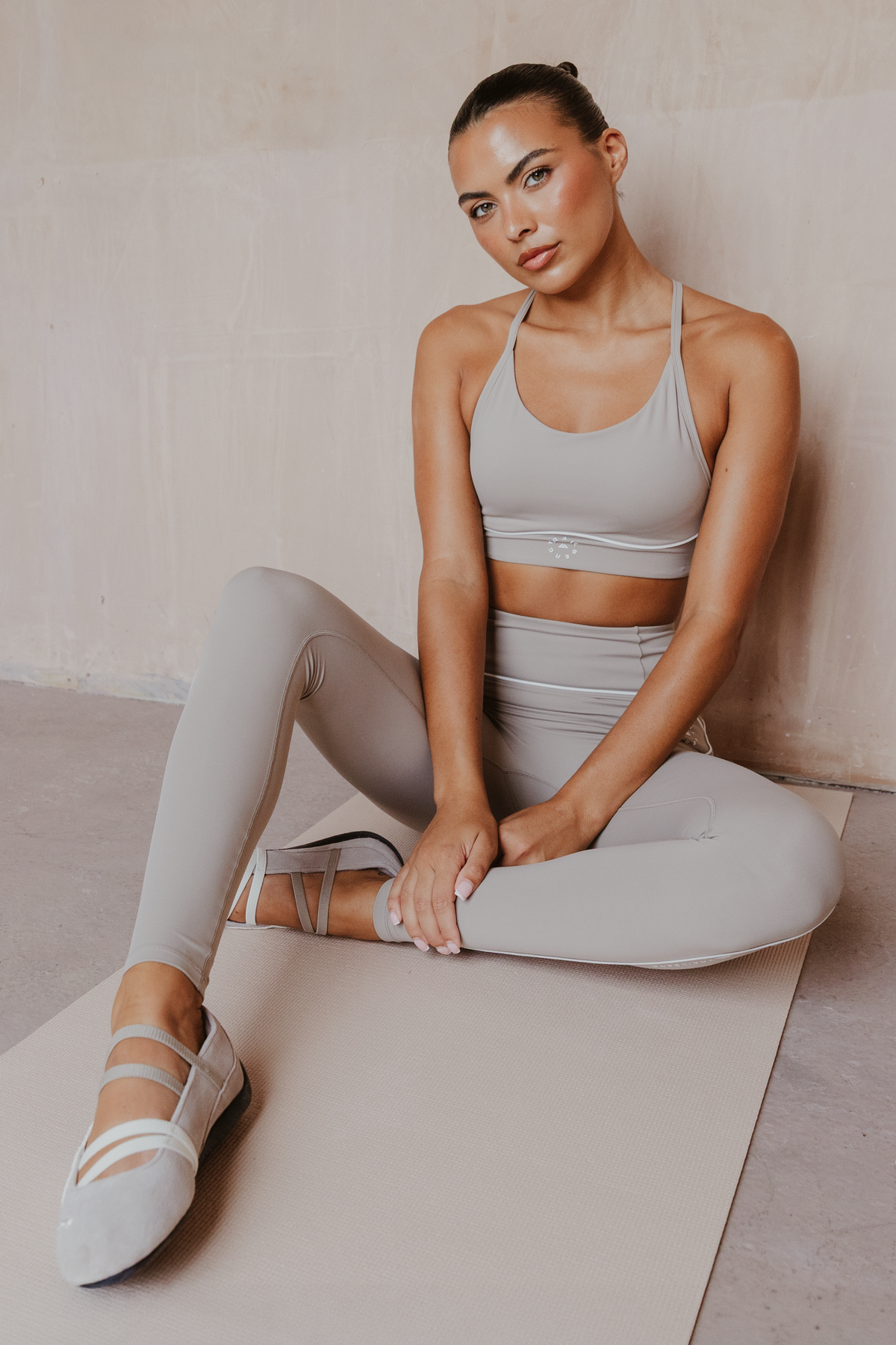 Womens Drift Strappy Sports Bra - Pale Taupe