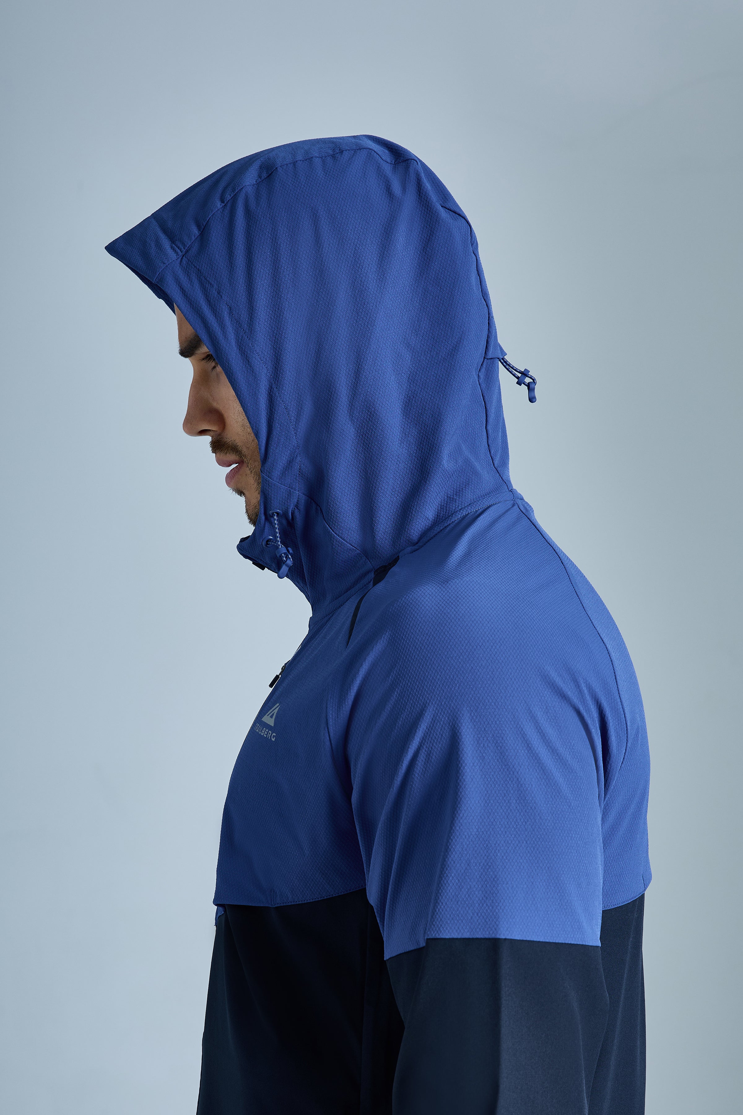 AW25 Cloud Hood - Deep Ocean/Chroma Blue