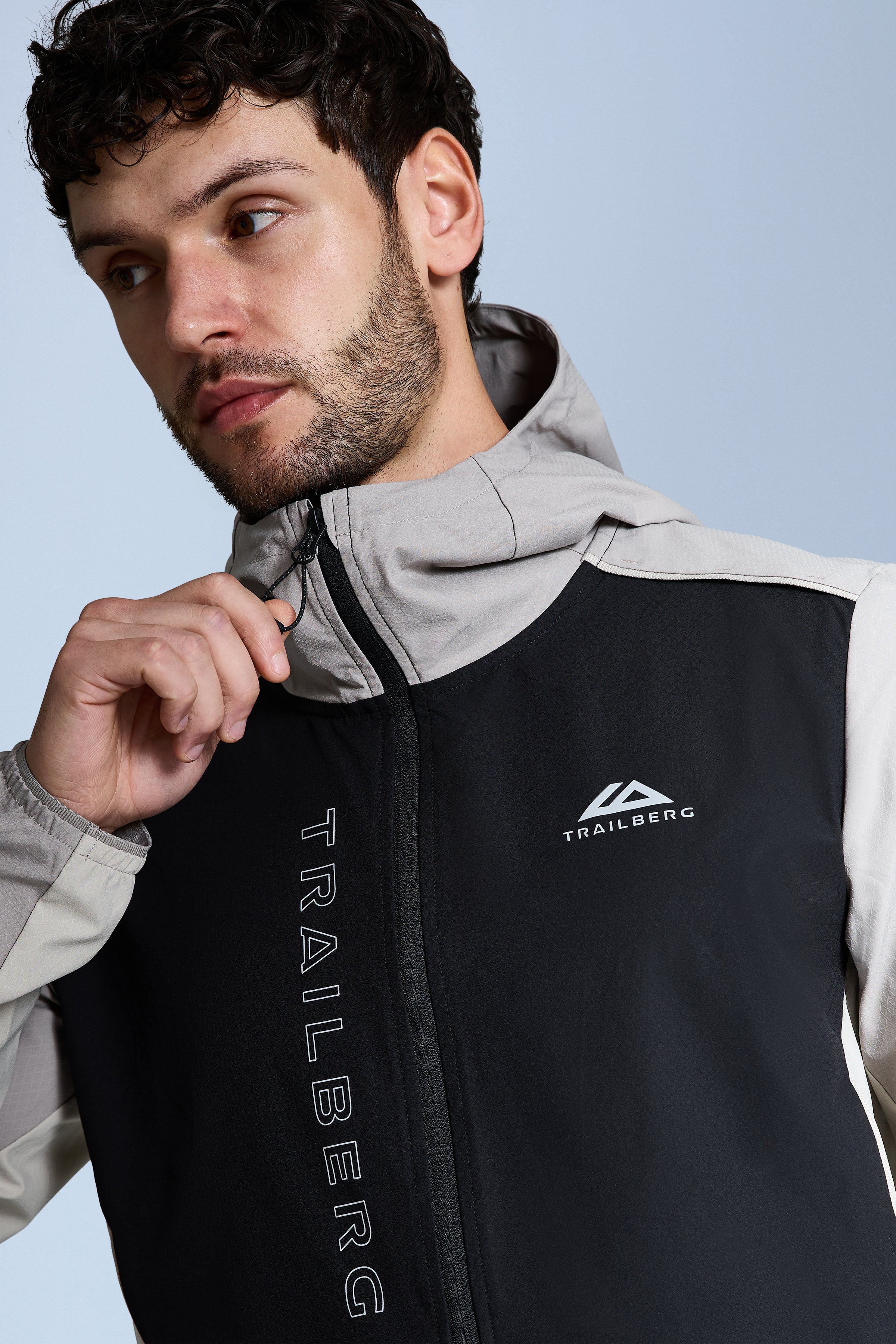 AW25 Triathlon Windbreaker - Black/Pale Taupe/Fossil Brown