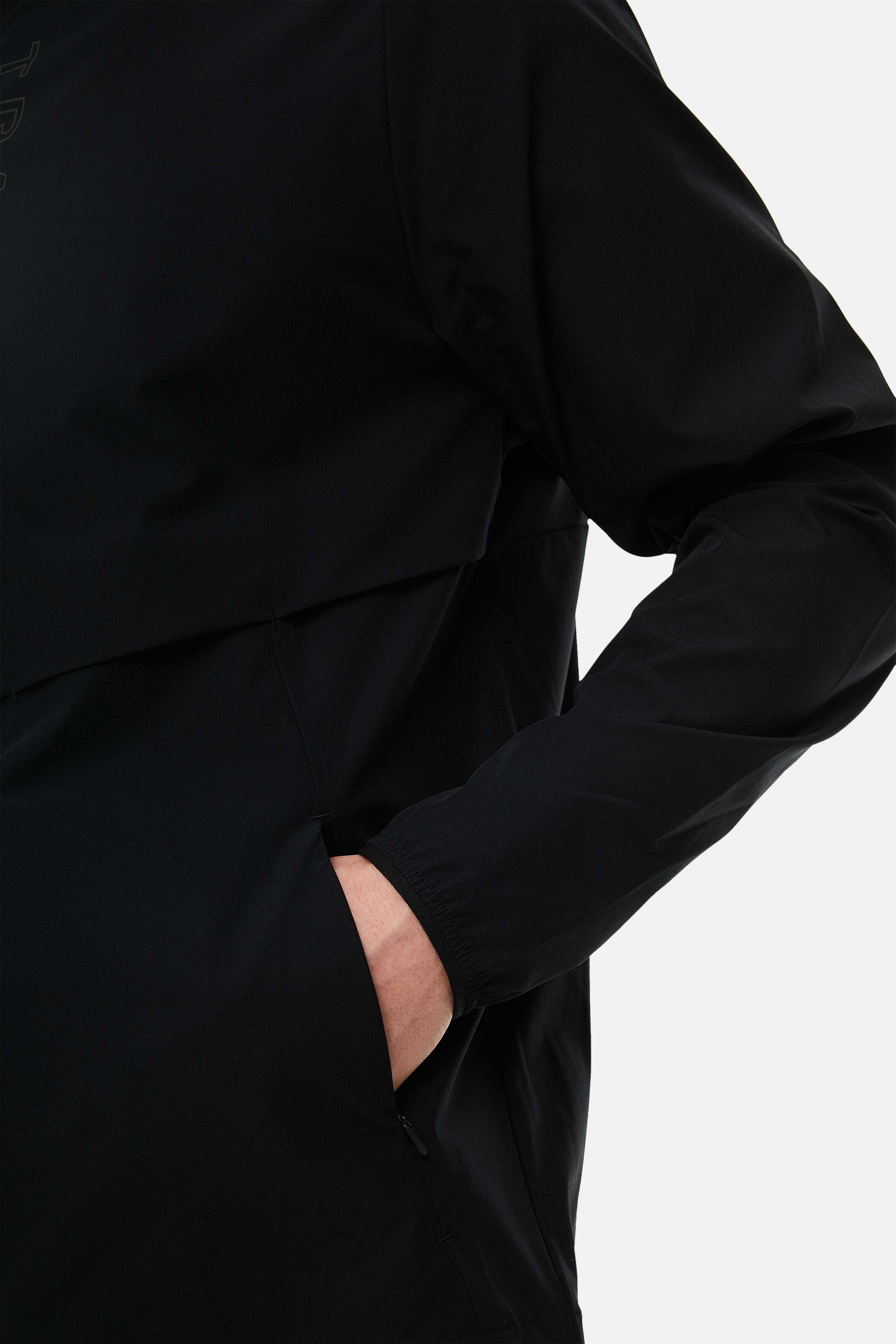 Elevate Hood - Black