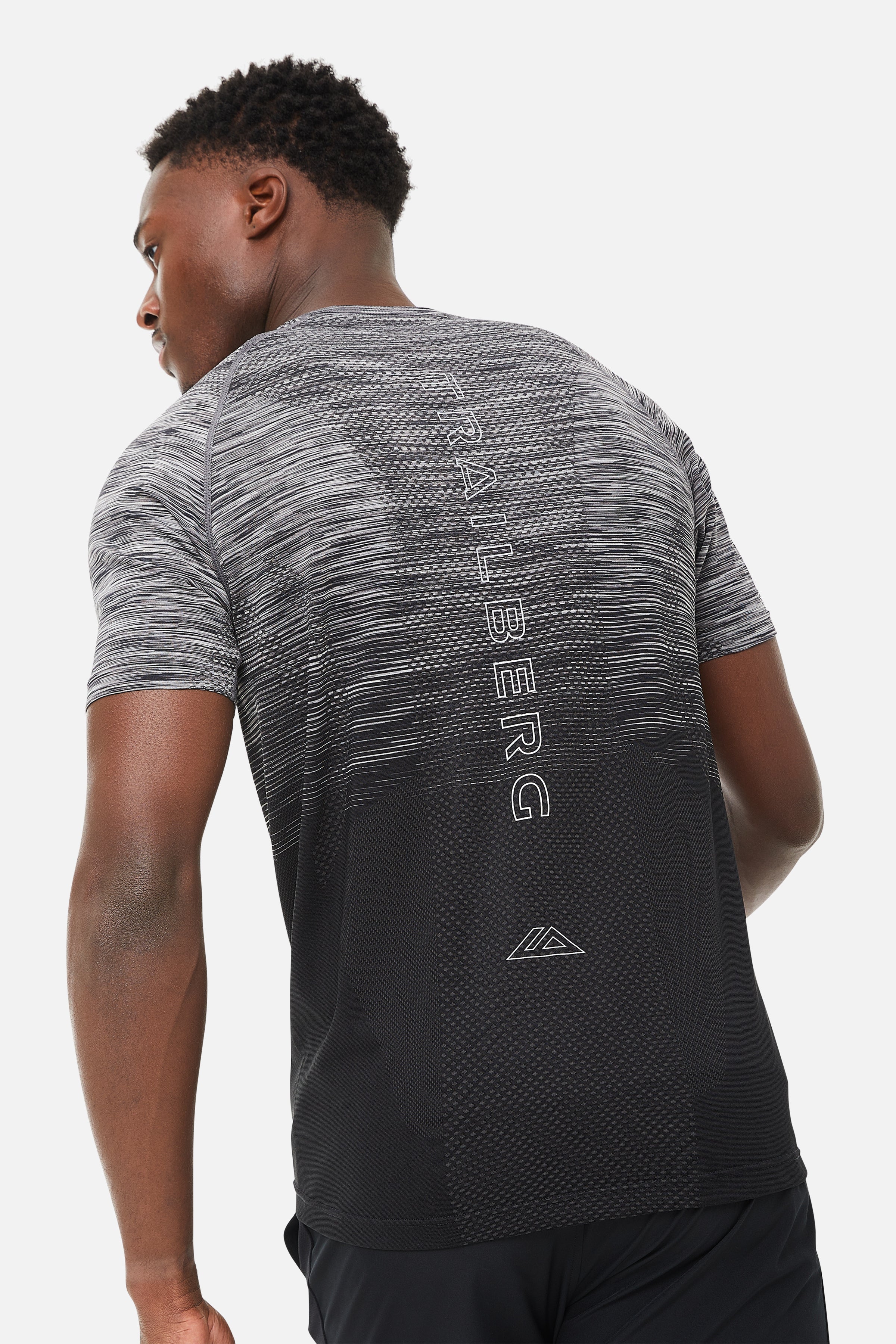 Summit Seamless Essentials 2.0 Set - Black