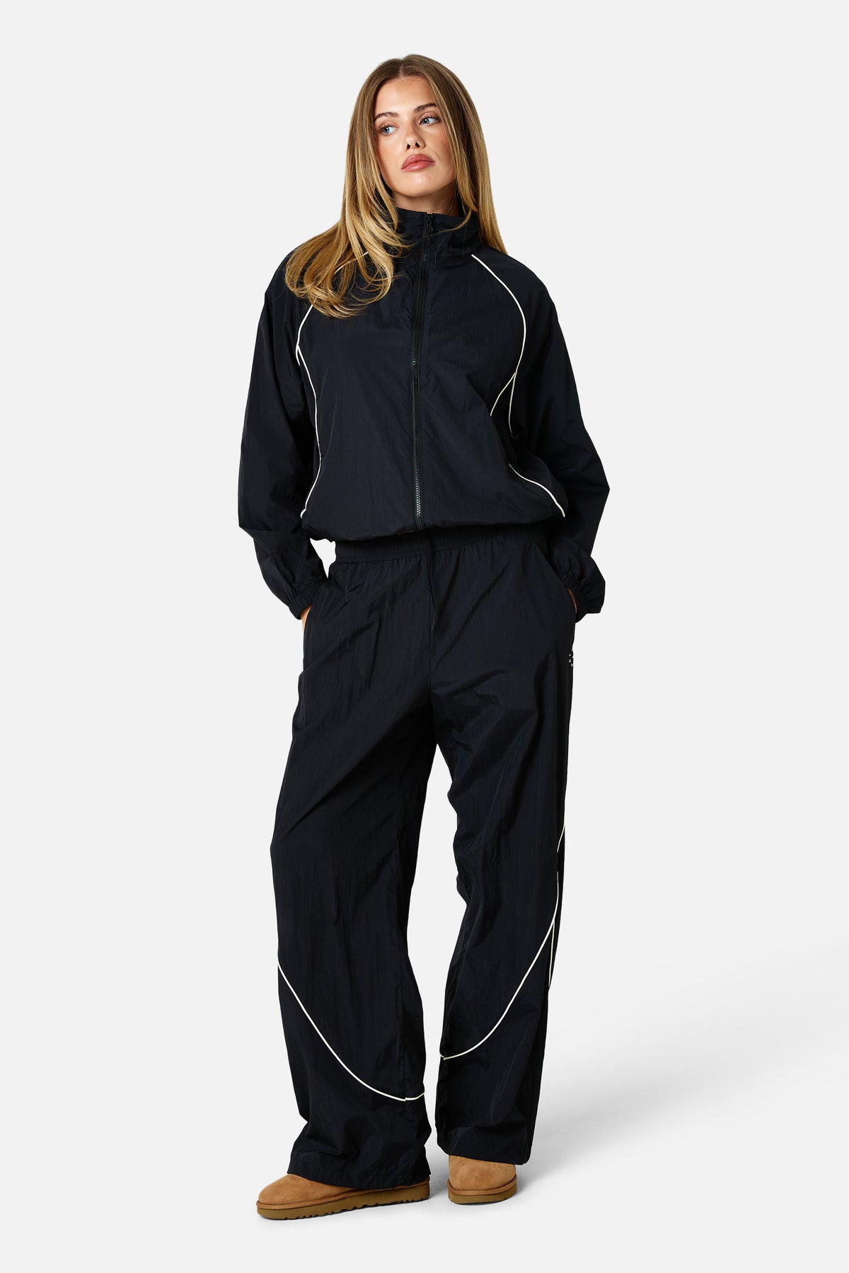 Womens Ignite 2.0 Track Jacket - Black/Candlelight White
