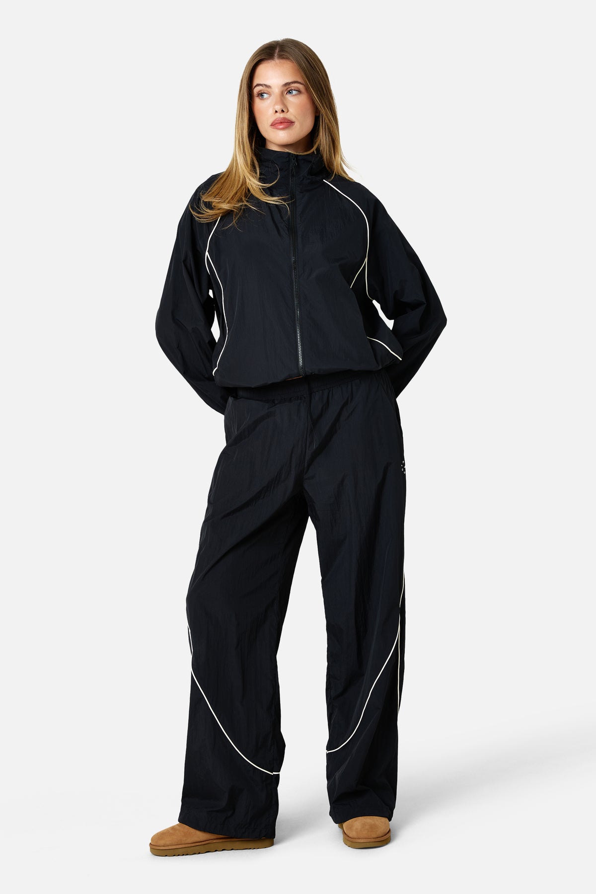 Womens Ignite 2.0 Woven Pant - Black/Candlelight White