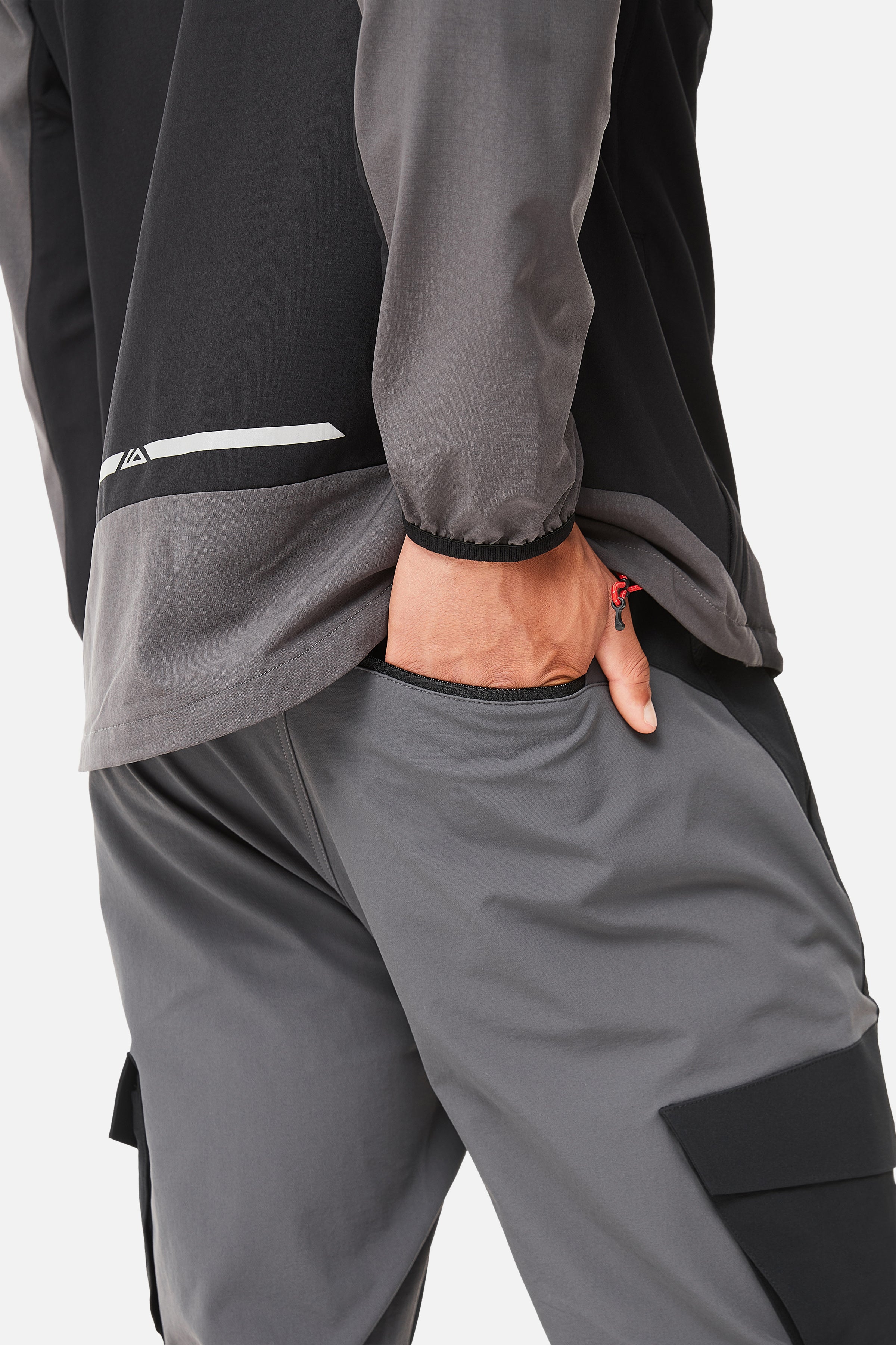 Jura Tracksuit - Black/Dark Grey